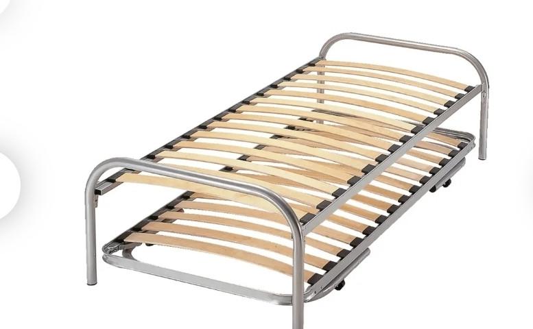 Bed met onderschuifbed inclusief matrassen