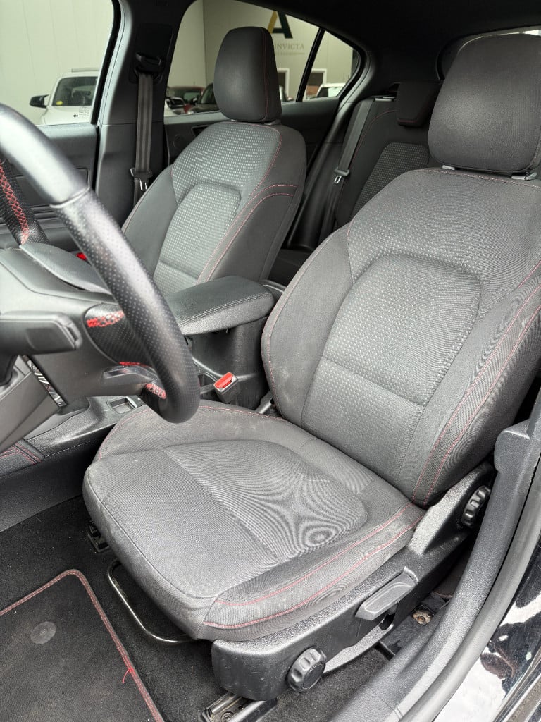 Ford Focus 1.0 ecoboost st line business