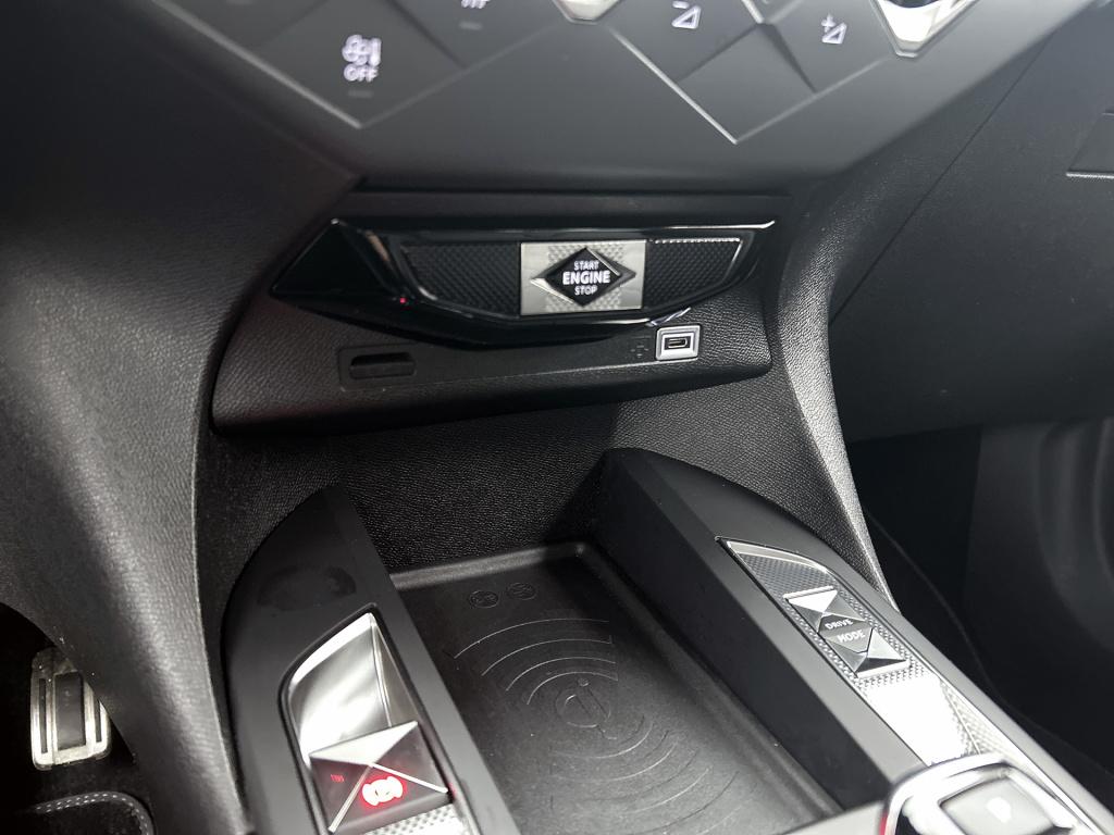 Ds Ds 3 e-tense performance line+ 54 kwh | head-up display | leder | stoelv