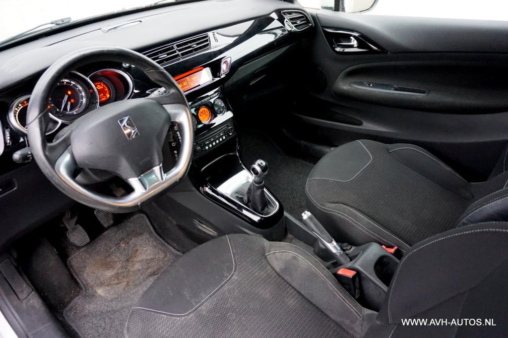 Citroen DS3 1.6 so chic in white