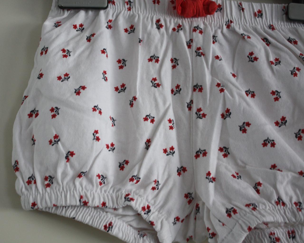 Wit met bloemetjes broekje  maat 86