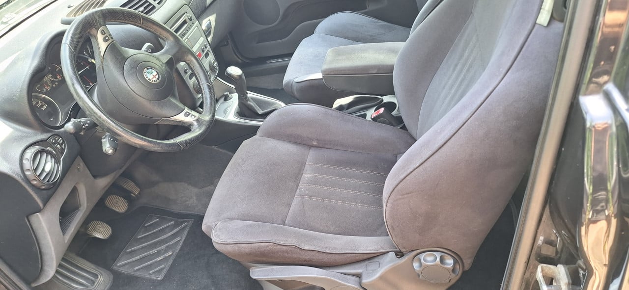 Alfa Romeo 147 2.0 ts 3 deurs, airconditioning,cruisecontrol