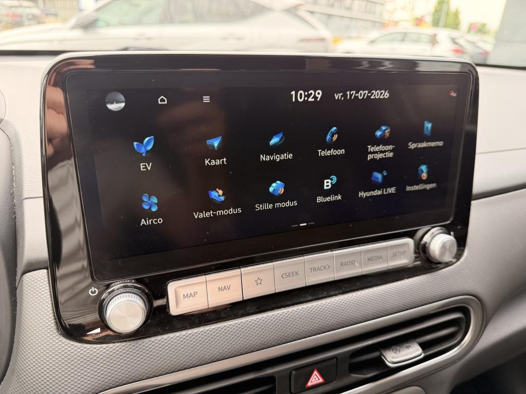Hyundai Kona ev premium 64 kwh 3 fase | luxe uitvoering | navigatie | hud |