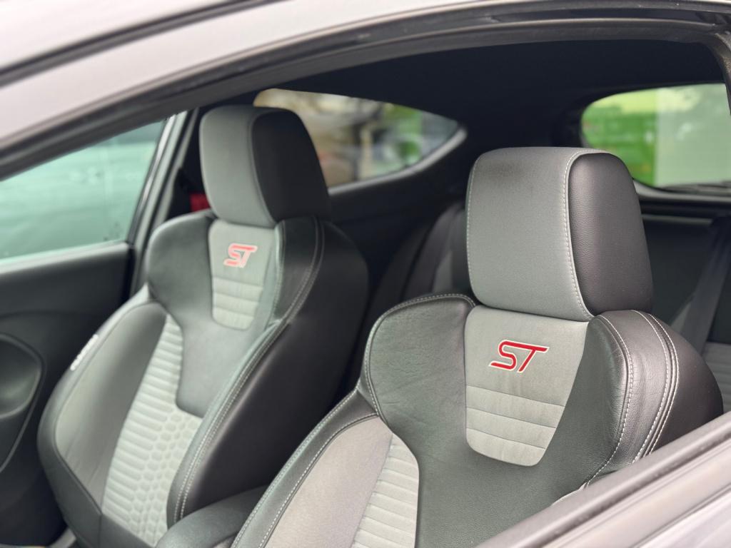 Ford Fiesta 1.6 st2 * camera * recaro * stoelverwarming * clima