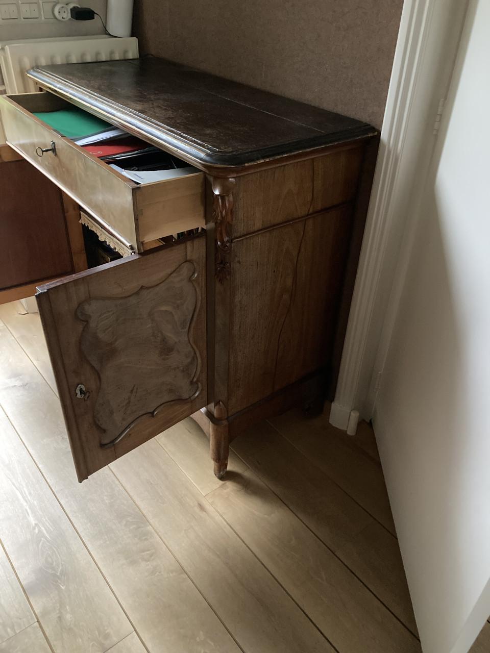 Te koop mooie jachtkast en dressoir