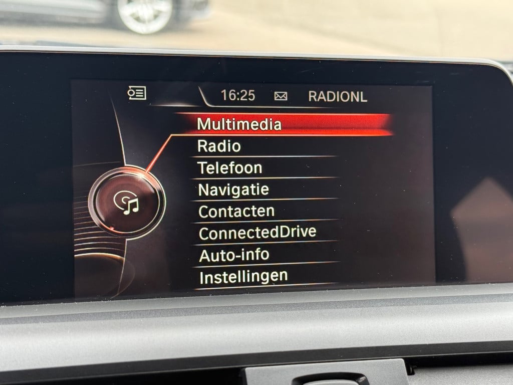 BMW 1 Serie 118i centennial high executive m-sport