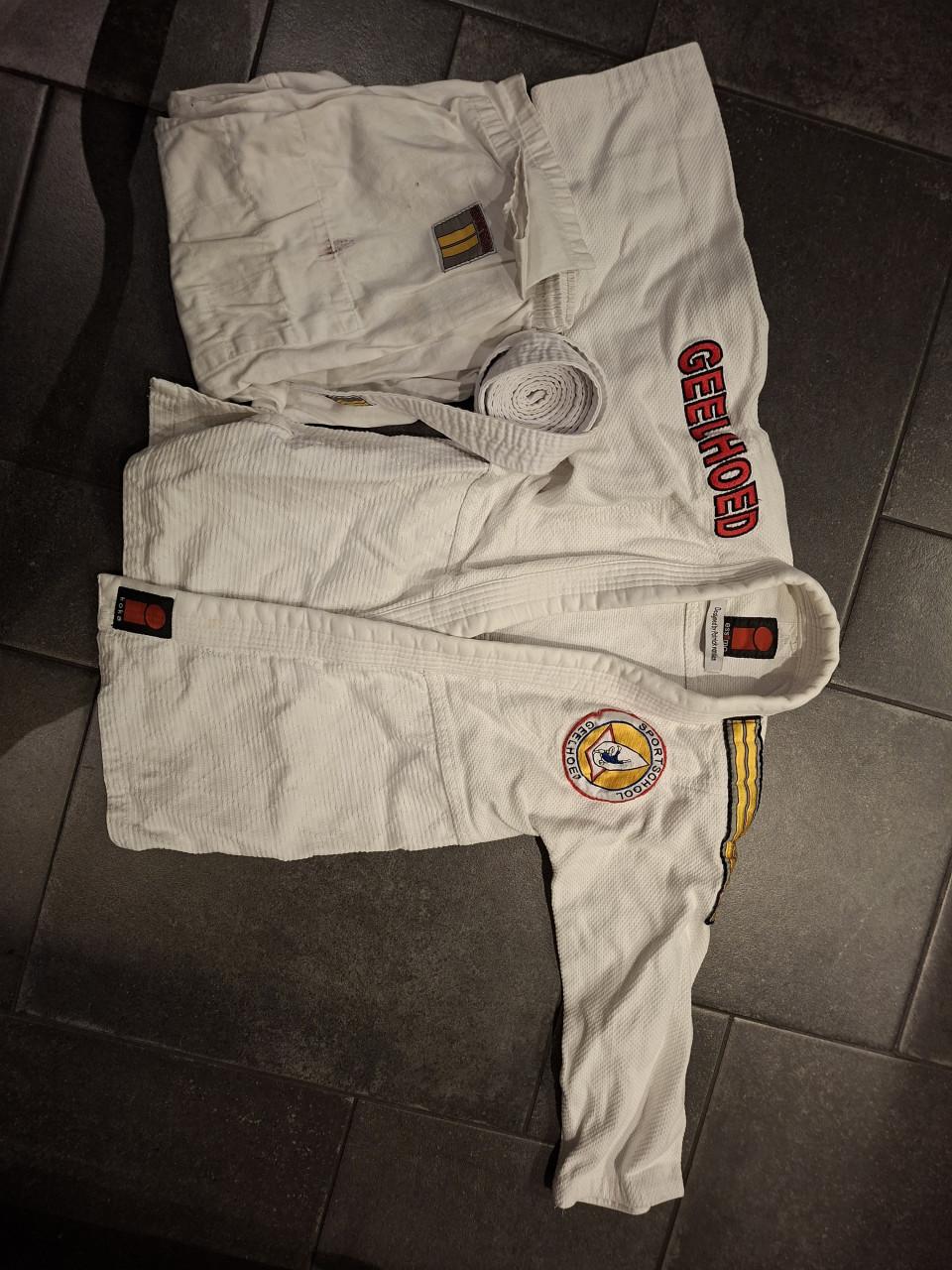 Judopak geelhoed