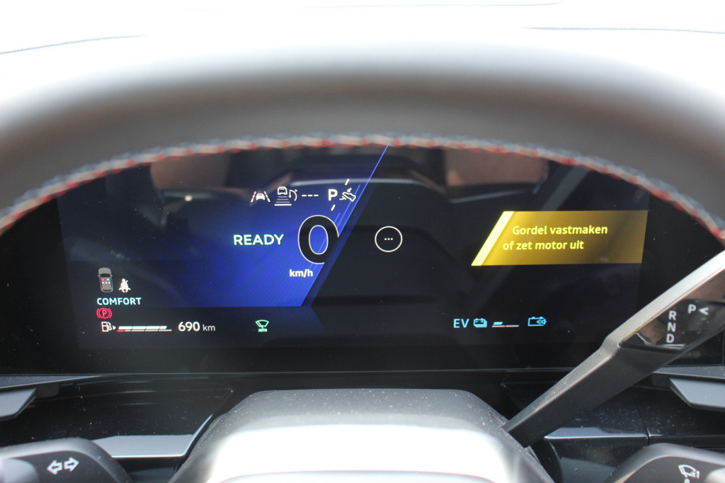 Renault Rafale e-tech hybrid 200 esprit alpine - demo - pack around vieuw  