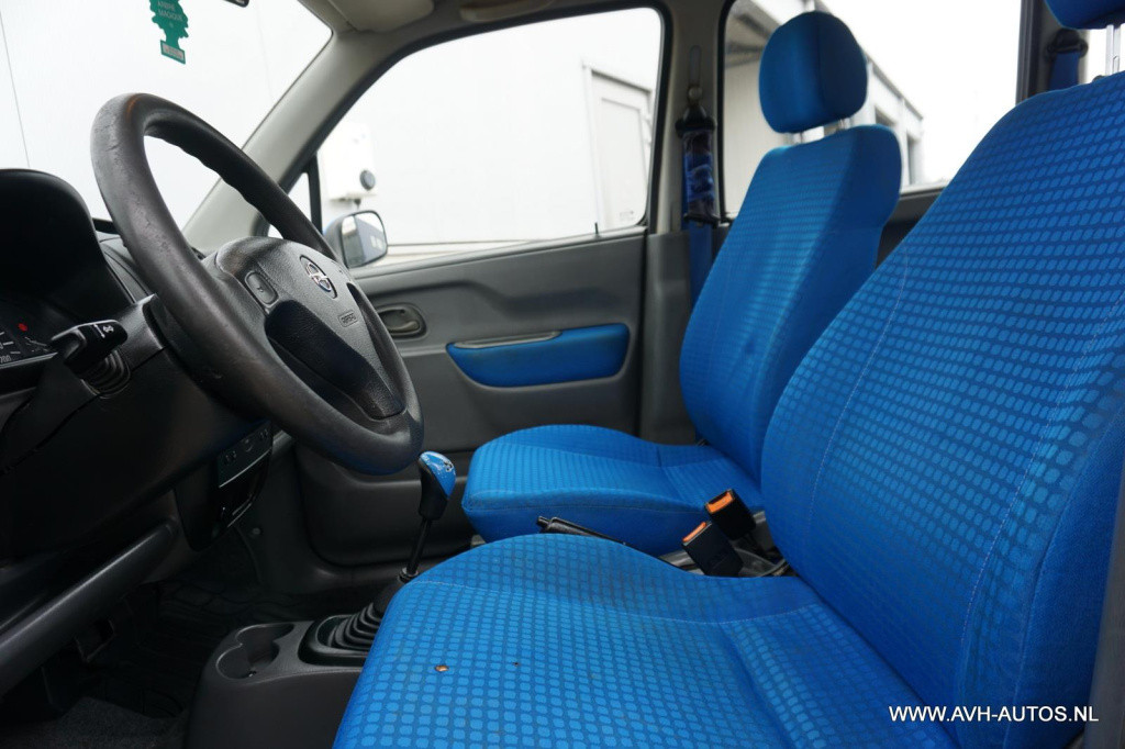 Opel Agila 1.2-16v color edition