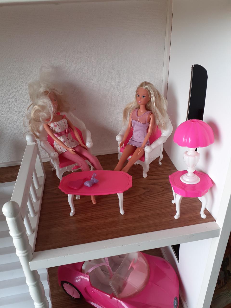 Barbiehuis compleet met spulletjes
