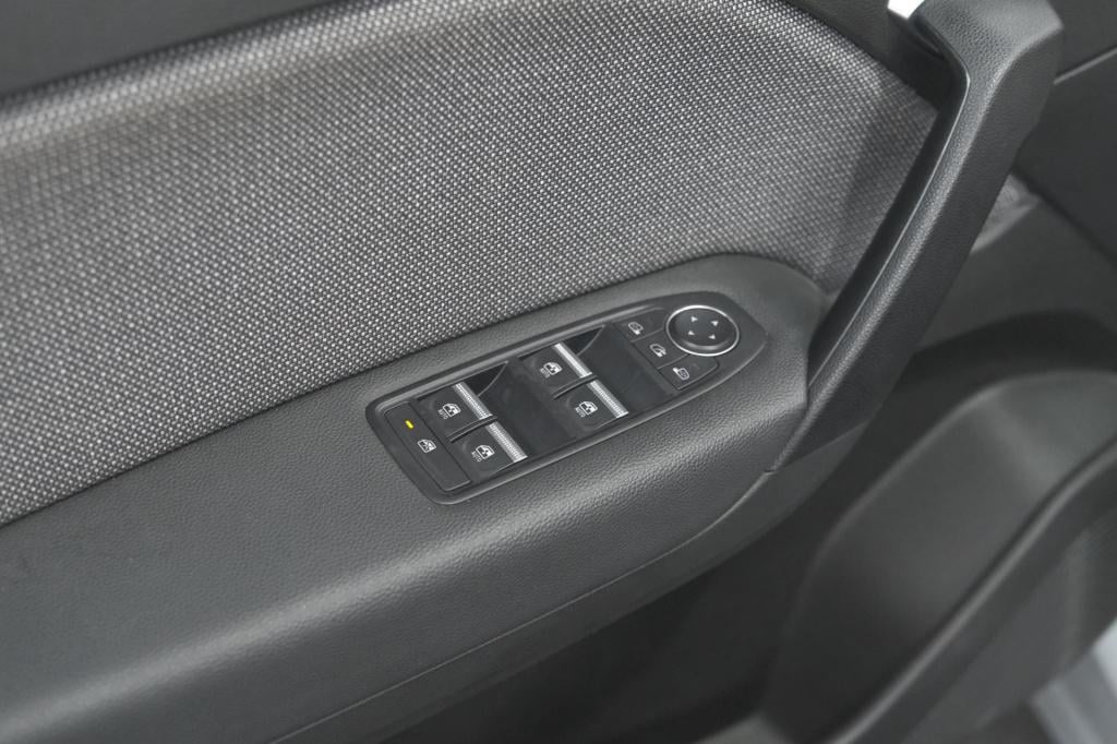 Renault Captur 1.6 e-tech full hybrid 145 techno | camera | navigatie | app