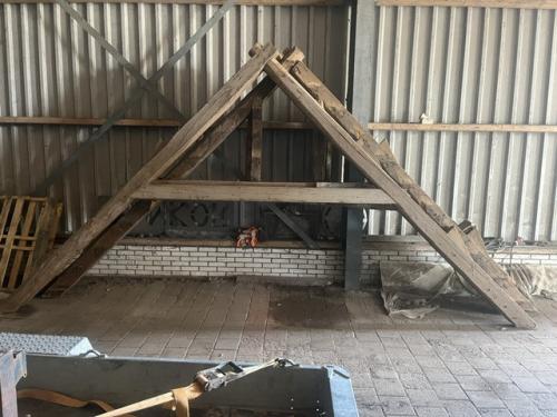 Houten spanten ( 4 stuks )