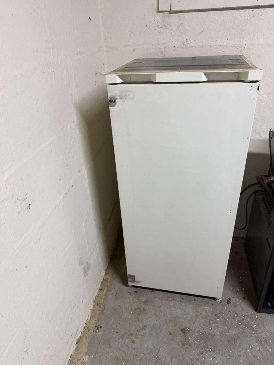 Gratis koelkast ! Prima als bijv bierkoelkast