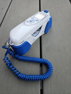Werkende professionele Genius oorthermometer voor praxis of thuisgebruik