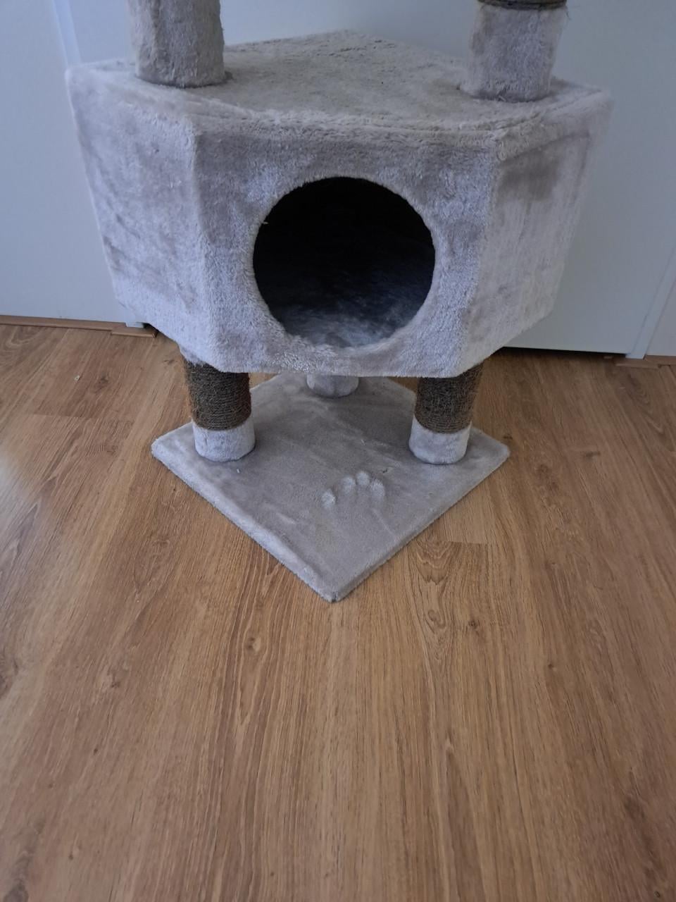 Kattenkrabpaal 3 etages.