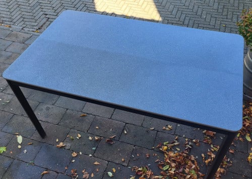 Gratis af te halen: tuintafel, zeer degelijk