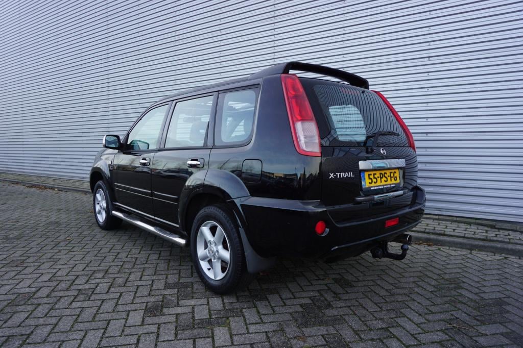 Nissan X-Trail 2.5 sport outdoor airco / navi / cruise / stoelverw. / pano