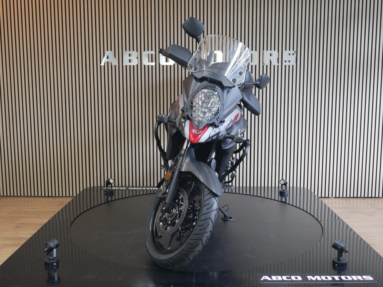 SUZUKI V-STROM DL 650