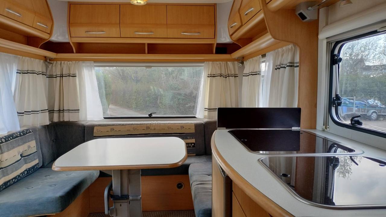 Beyerland 460 met voortent en luifel