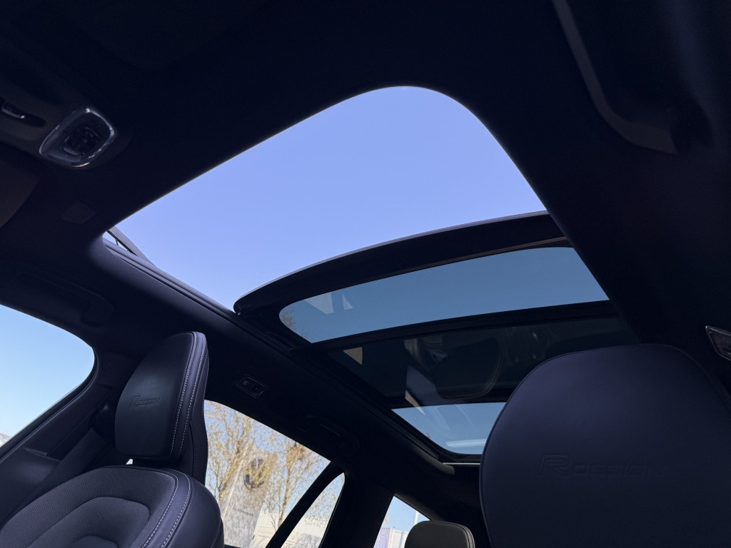 Volvo V60 t6 340pk recharge r-design| panodak| adap.cruise| h&ksound| came