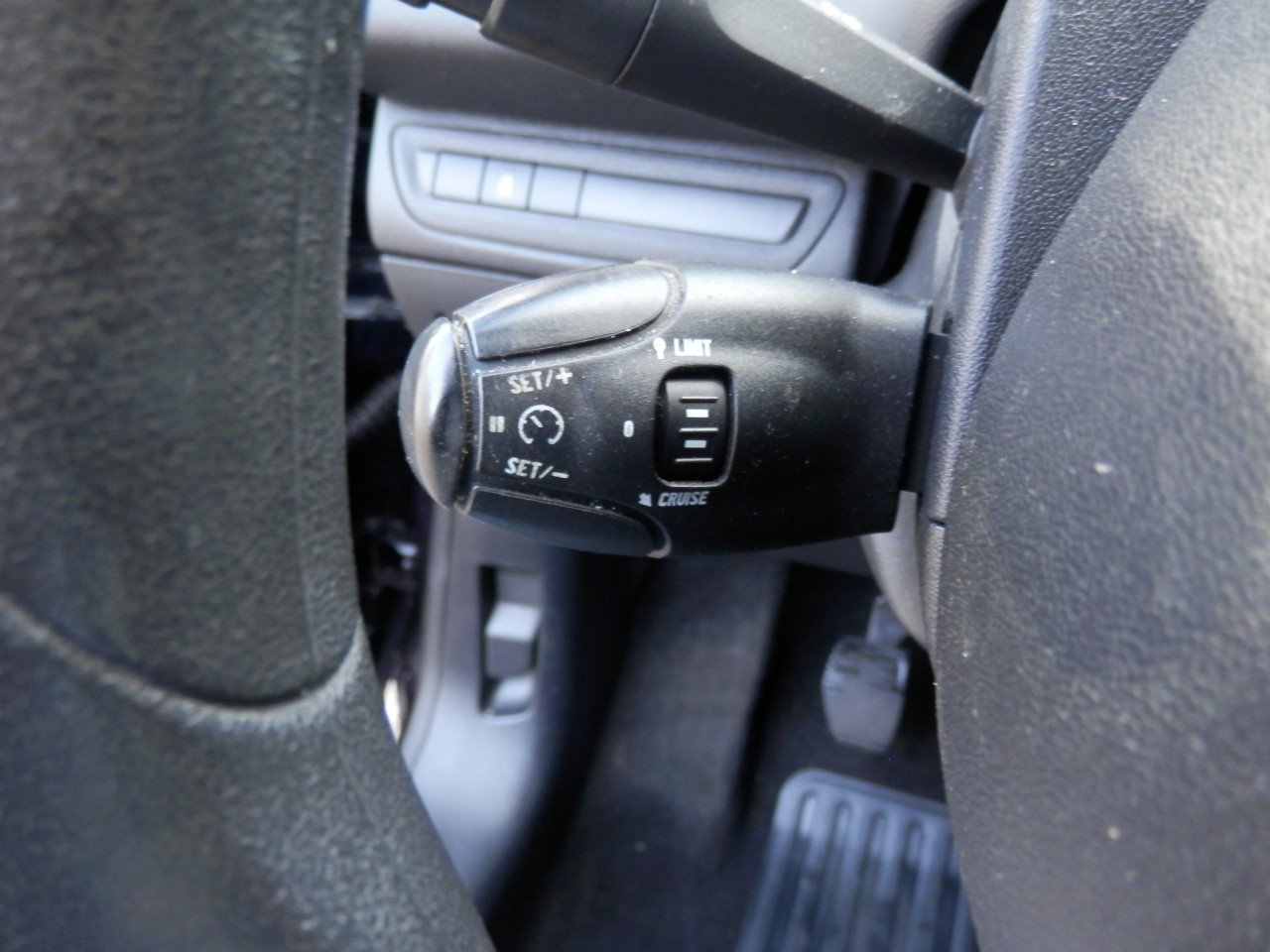 Auto Garant Biedt Aan: Peugeot 208 1.2 VTi Active