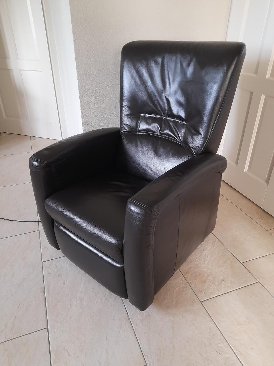 Lederen Sta op stoel  (in goede nette staat ) werkt naar behoren!