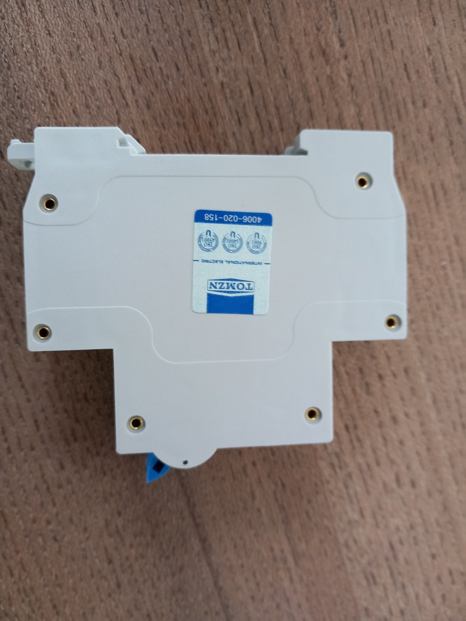 Te koop 4 nieuwe aardlekautomaten 16A- 30mA  18mm breed