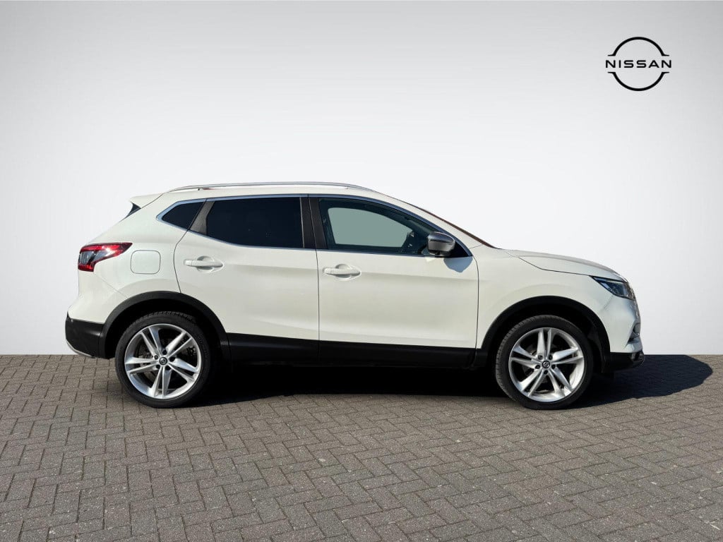 Nissan Qashqai 1.3 dig-t n-motion | trekhaak | panoramadak | apple carplay/