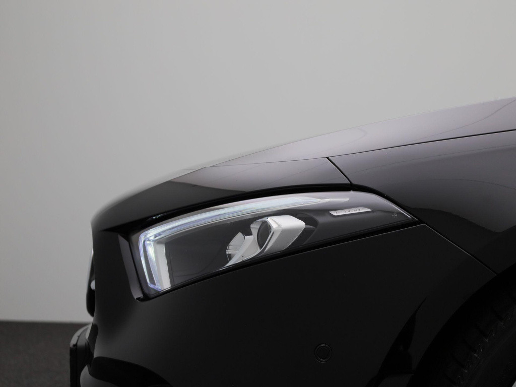 Mercedes-Benz A-Klasse 200 business solution amg | automaat | navigatie | a