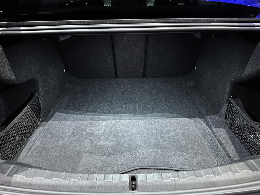 BMW 3-serie 320i high executive *facelift*memory*hud*camera*keyless