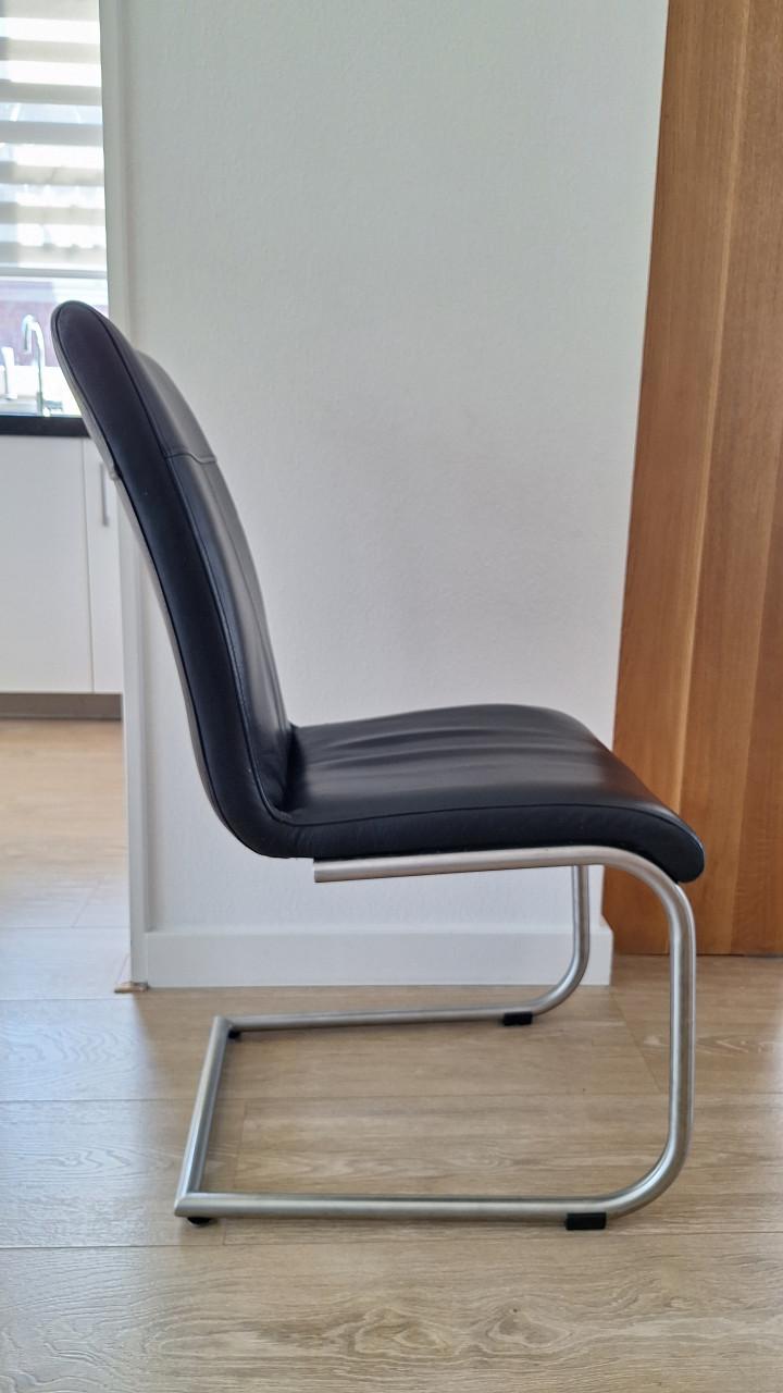 Eetkamertafel + 6 stoelen (en eventueel 2 salontafels)