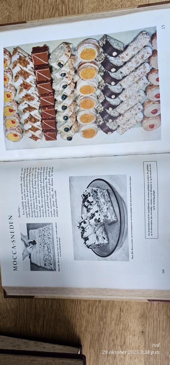 Twee prachtige antieke kookboeken van A. Escoffier Deel I en Deel II