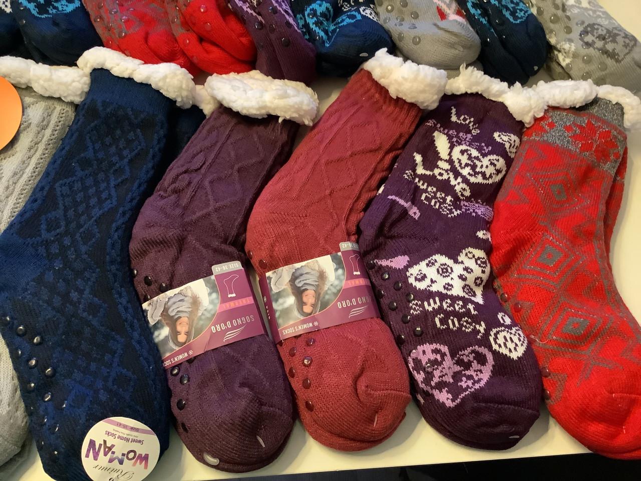 Partij heerlijk warme dames fluffy huissokken. ( partij 9)