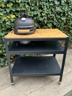 Mini kamado met werkbank