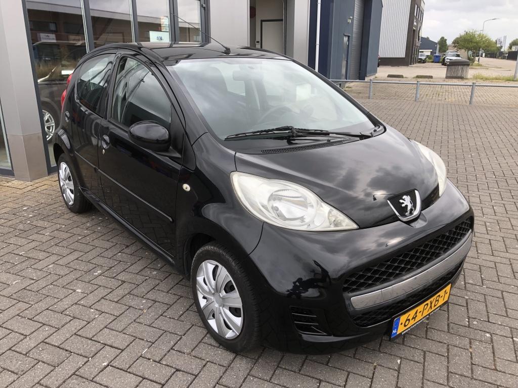 Peugeot 107 1.0-12v millesim 200