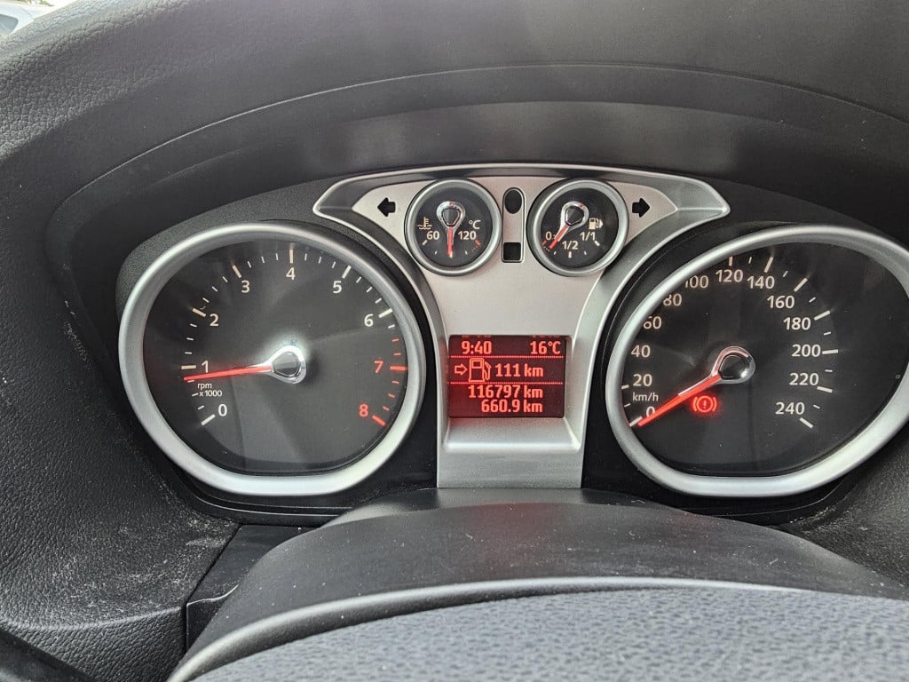 Ford Focus 1.6 trend airco,trekhaak. van eerste eigenaar!