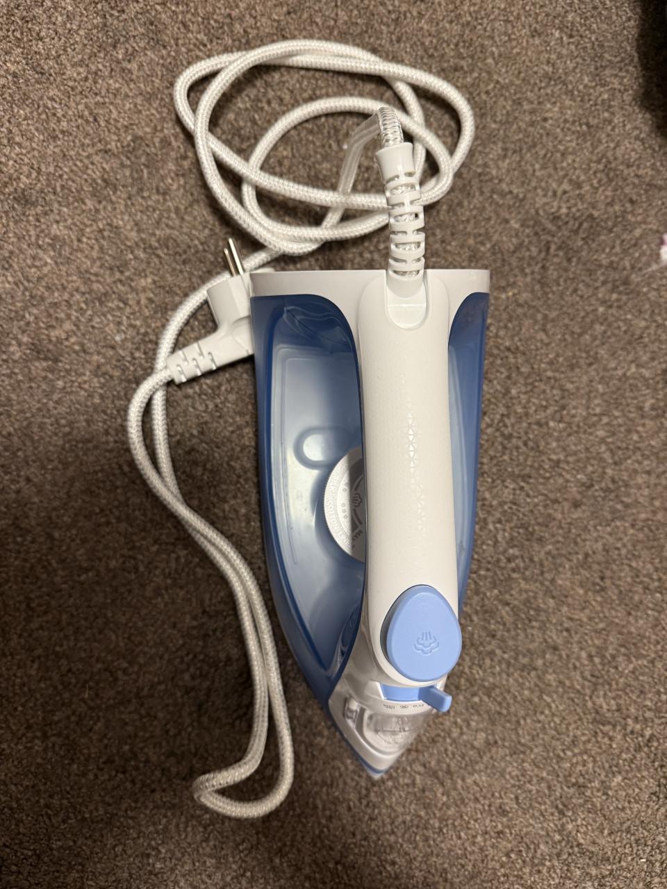 Philips stoomstrijkijzer( zo goed als nieuw, 2 keer gebruikt