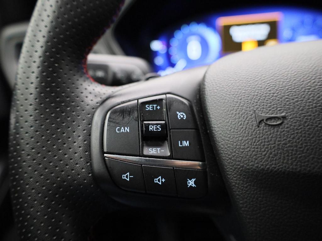 Ford Focus wagon 1.0 ecoboost hybrid st line x