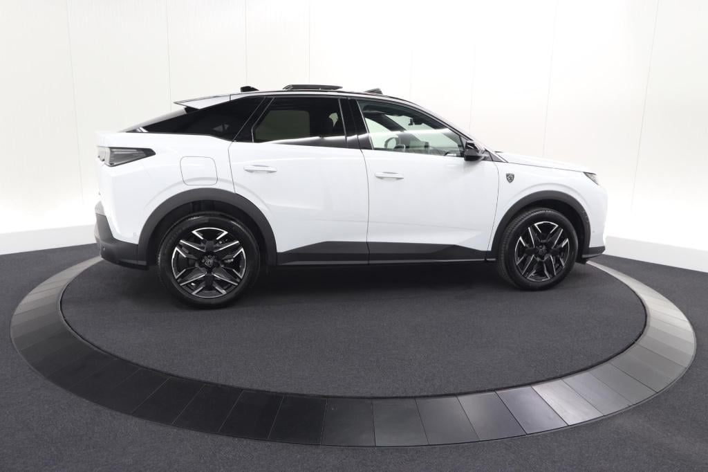 Peugeot 3008 1.2 hybrid 136 gt | panoramadak | focal audio | alcantara exec