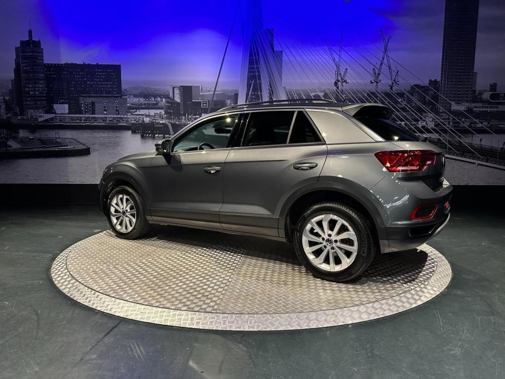 Volkswagen T-roc 1.0 tsi life *acc*17inch*privacy glass*led*appconnect*priv