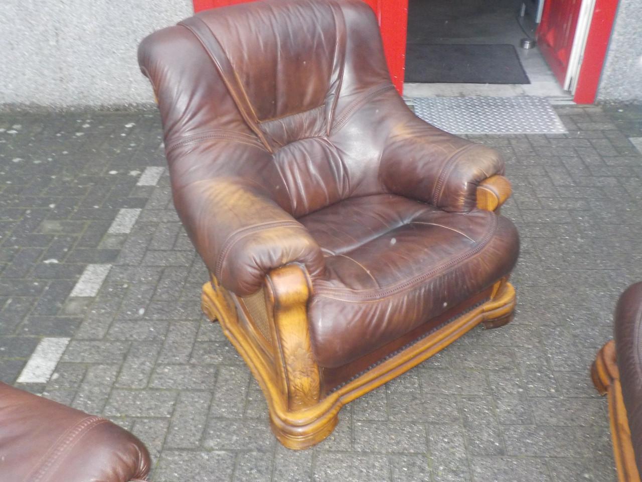 Mooie kwaliteit leren 3 + 2 + 1 zits in goede staat