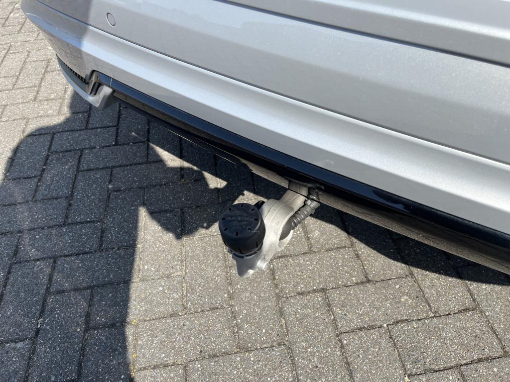 Volvo XC60 2.0 t6 plug-in hybrid awd r-design