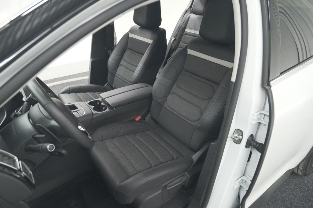 Citroen C5 Aircross 1.2 hybrid 136 e-dcs7 plus | camera | navigatie | parke
