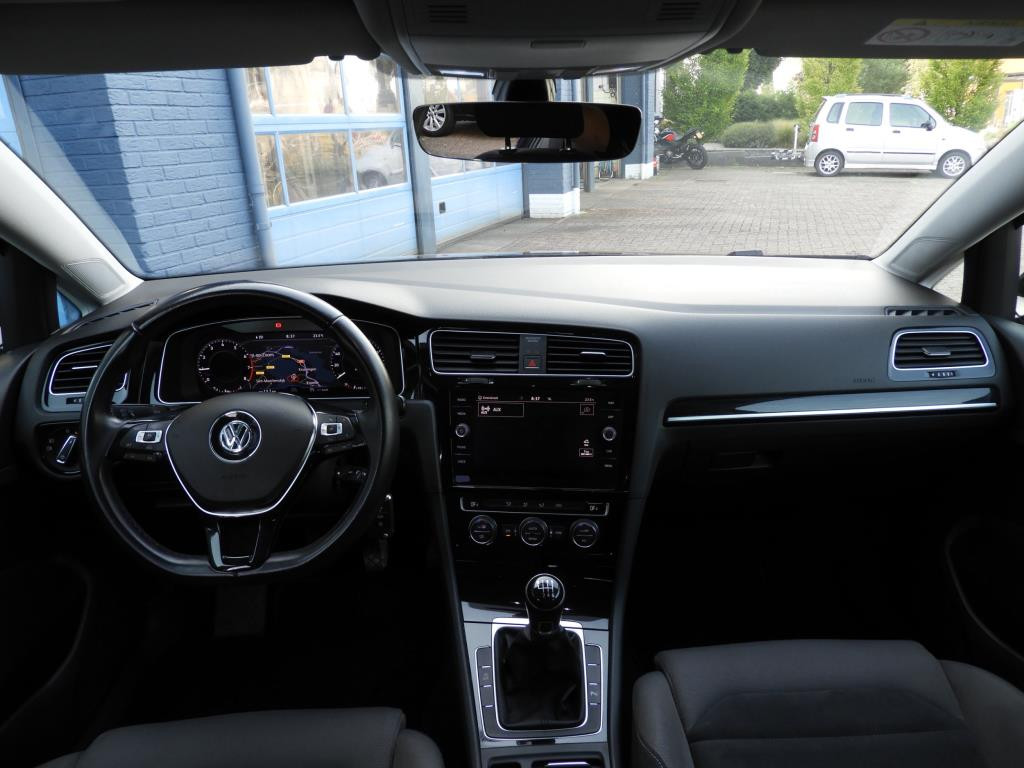 Volkswagen Golf 1.0 tsi highline nap nl auto