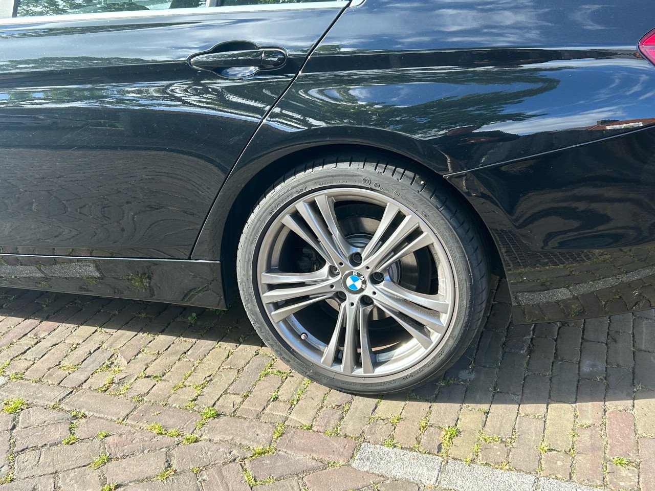 BMW 330e Performance
