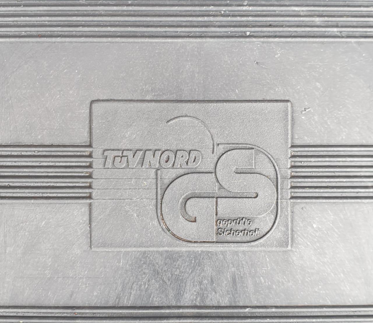 Caravan opstapje grijs TUV Nord