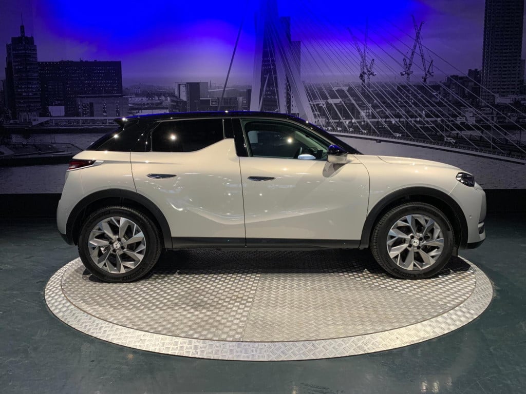 Ds Ds 3 crossback e-tense so chic 50 kwh *leder*appconnect*head-up*camera* 