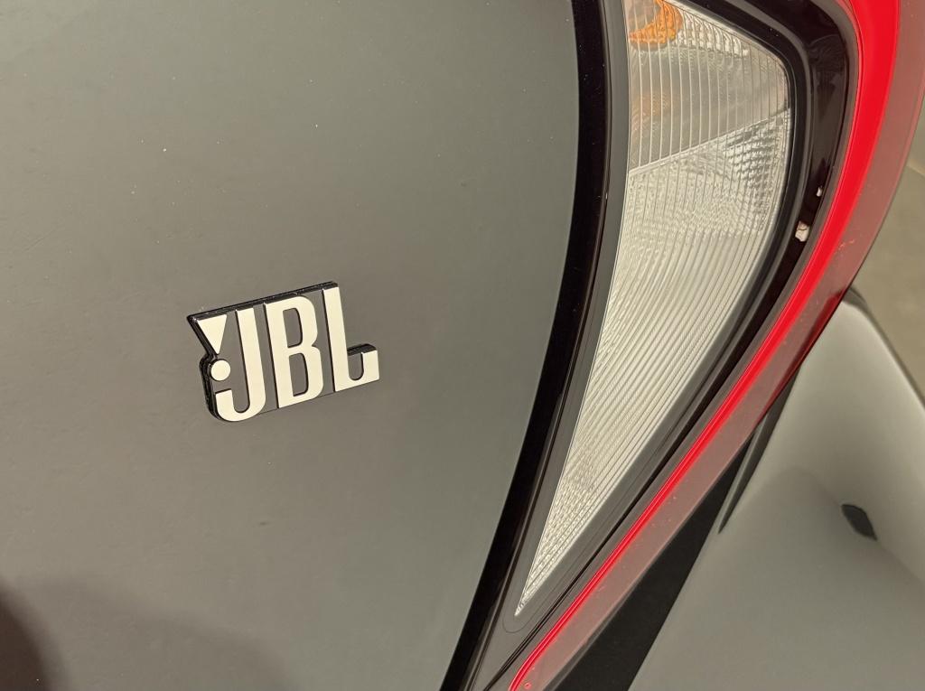 Toyota Aygo x 1.0 vvt-i mt jbl| pdc| stoel.verw| camera| keyless| climate