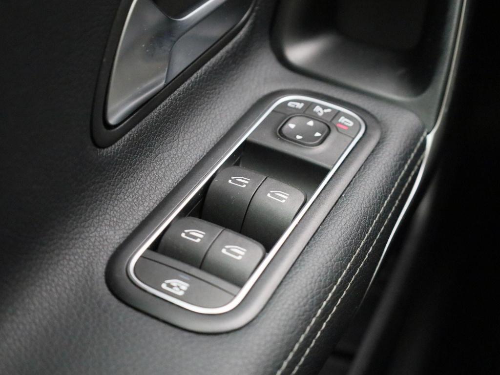 Mercedes-Benz A-Klasse 180 business line | automaat | panorama dak | leder 