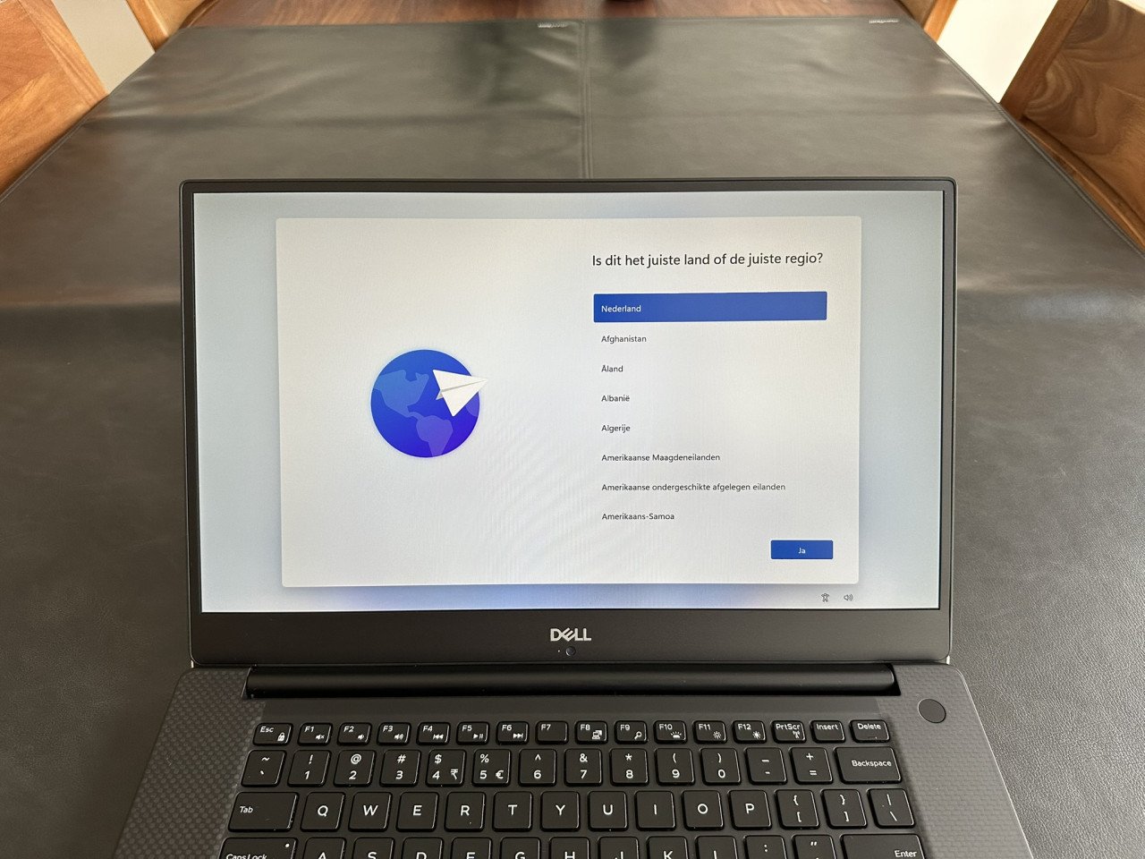 Dell XPS 15 9570 met originele aktetas en accessoires